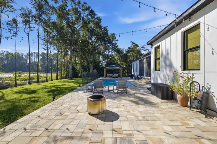 Huge paper deck, and Pool has sun deck for kid entertainment!