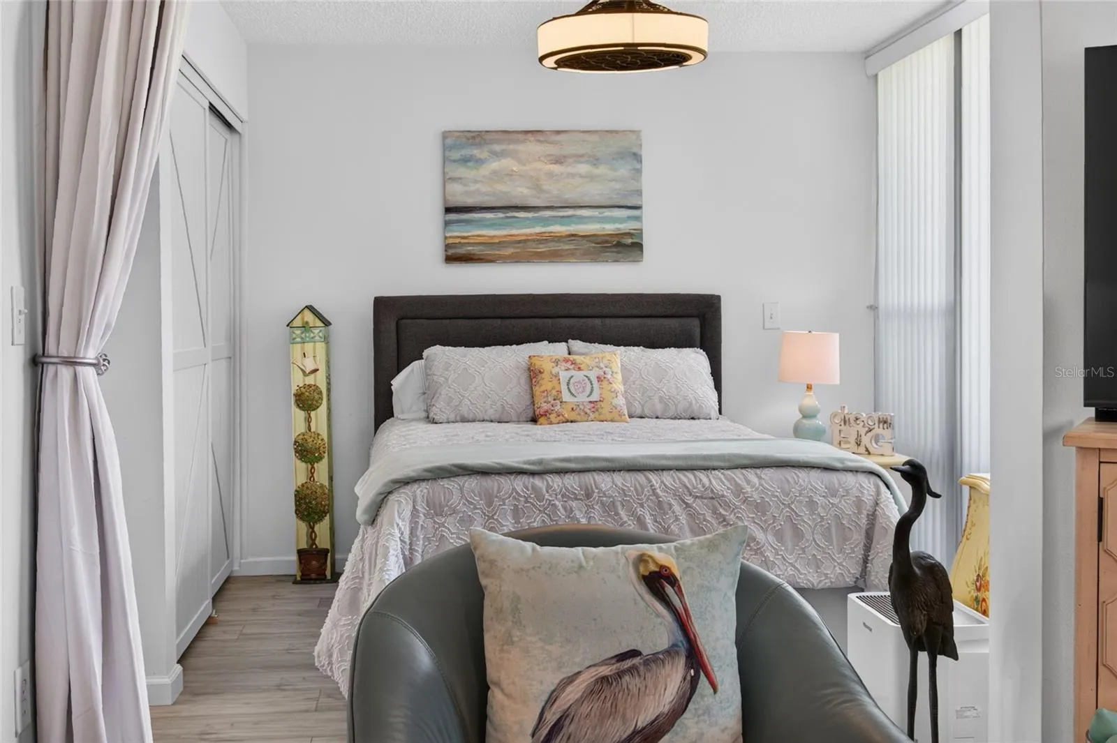 2nd bedroom
