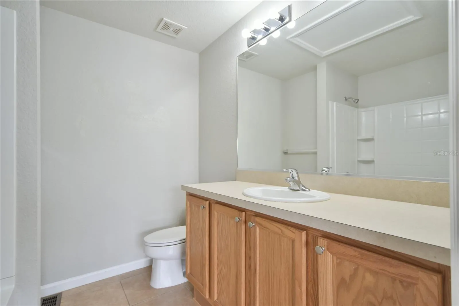 back bedroom ensuite bathroom 2nd floor