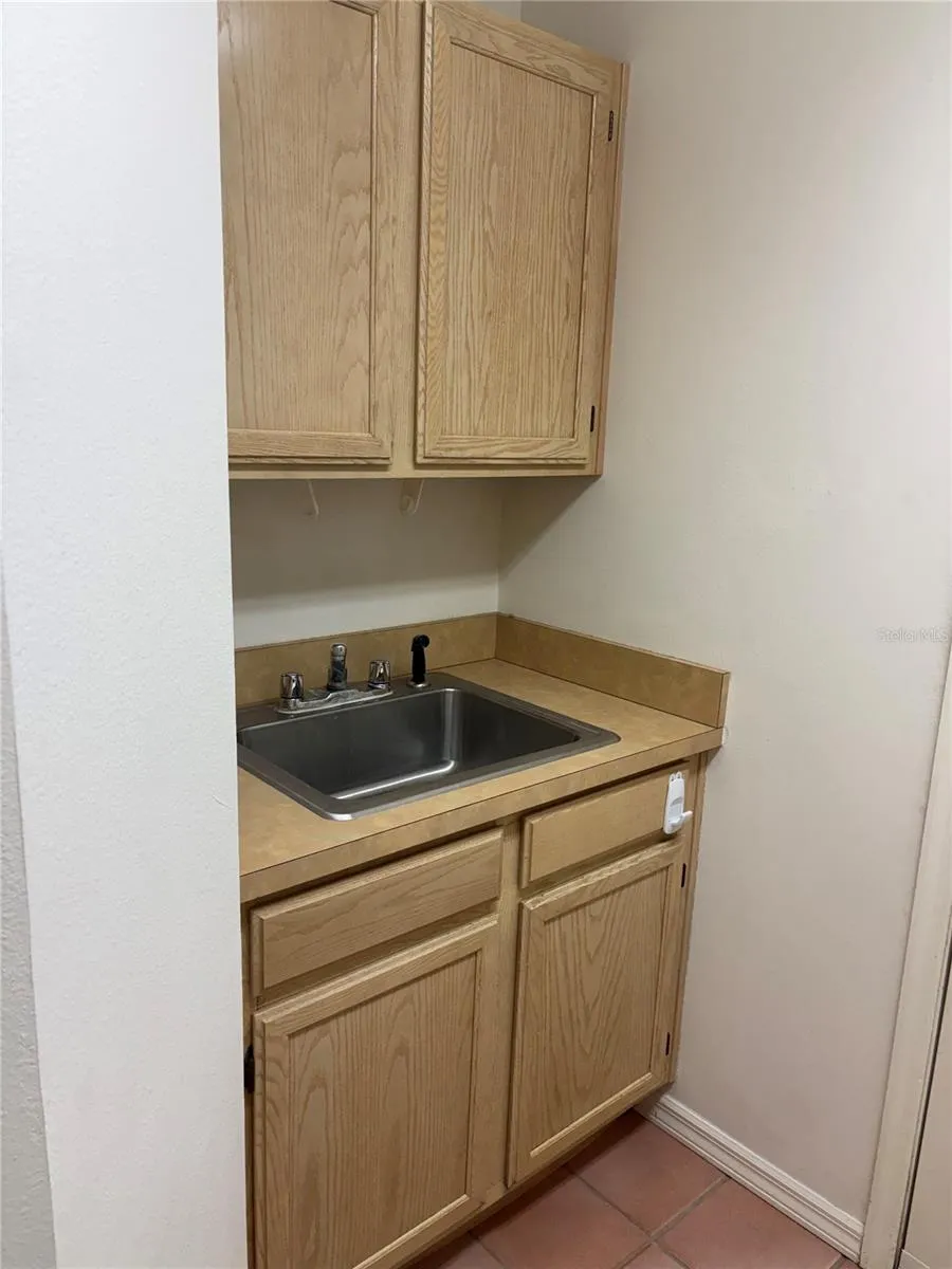 sink in laundry room
