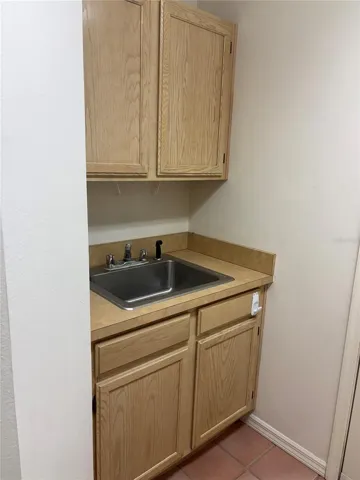 sink in laundry room