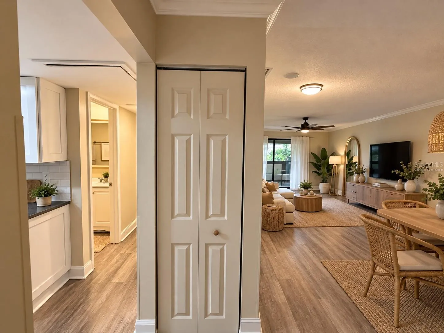Entrance Hall - virtually staged