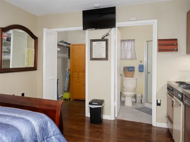 Studio Apartment with Kitchenette