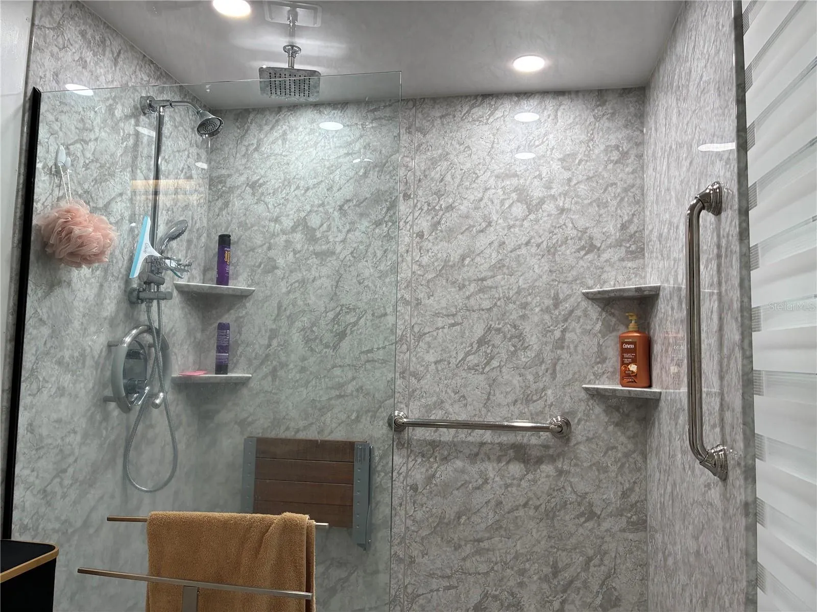 MASTER SHOWER COED