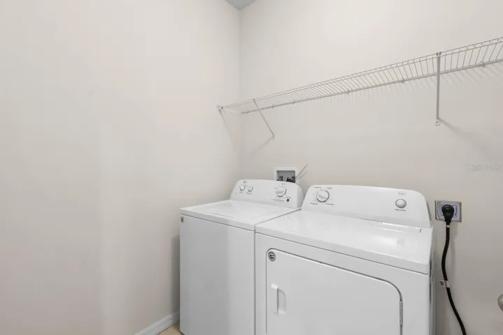 Washer/Dryer Upstairs