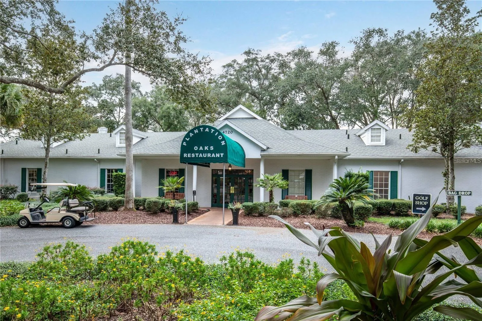 Restaurant and Golf Pro shop