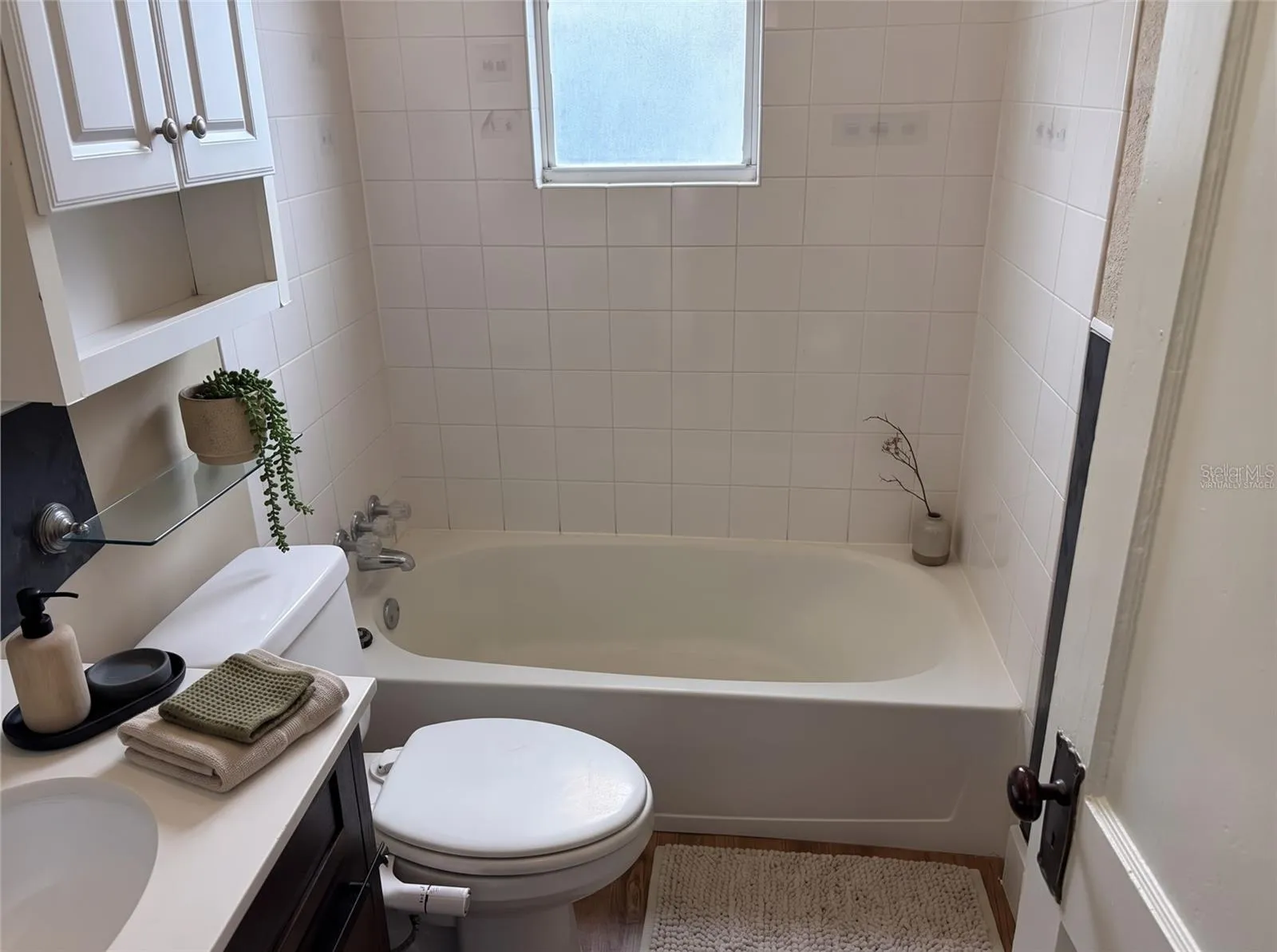 Bathroom "Virtually staged"