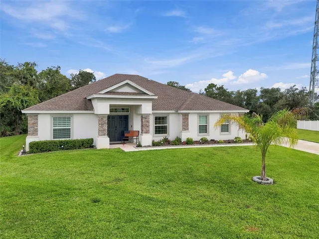 Welcome to 5020 Moss Hammock Trail in Sebring, FL