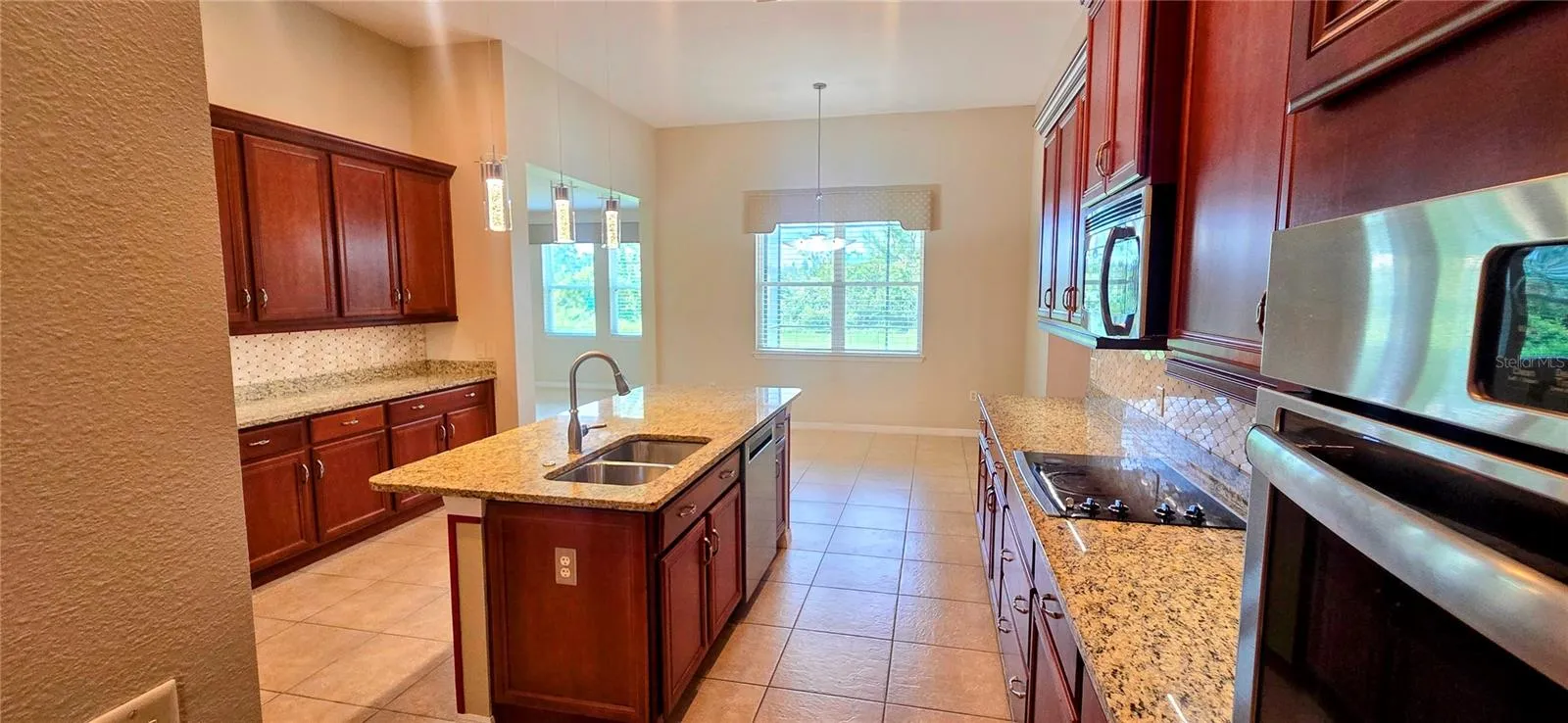 GOURMET OPEN CONCEPT KITCHEN