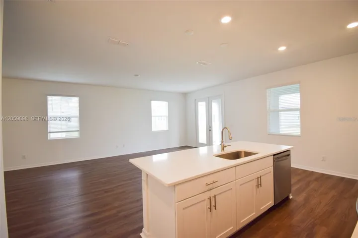 Open-Concept Kitchen with Large Island
