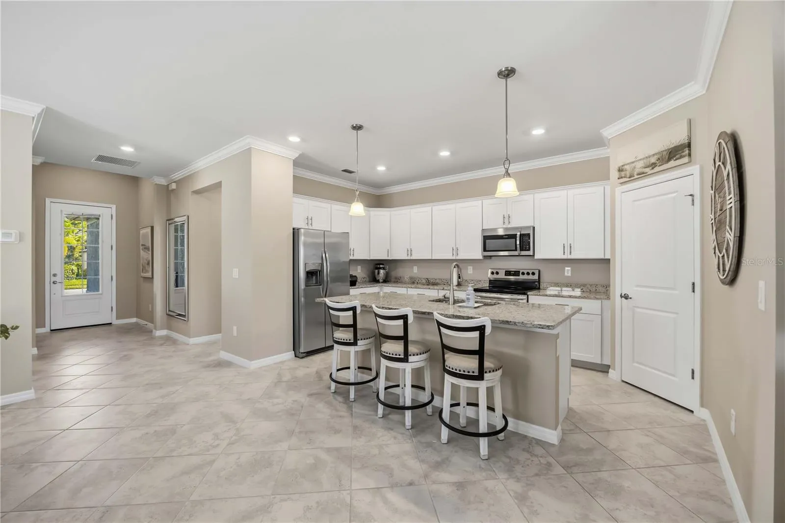 Walk in pantry