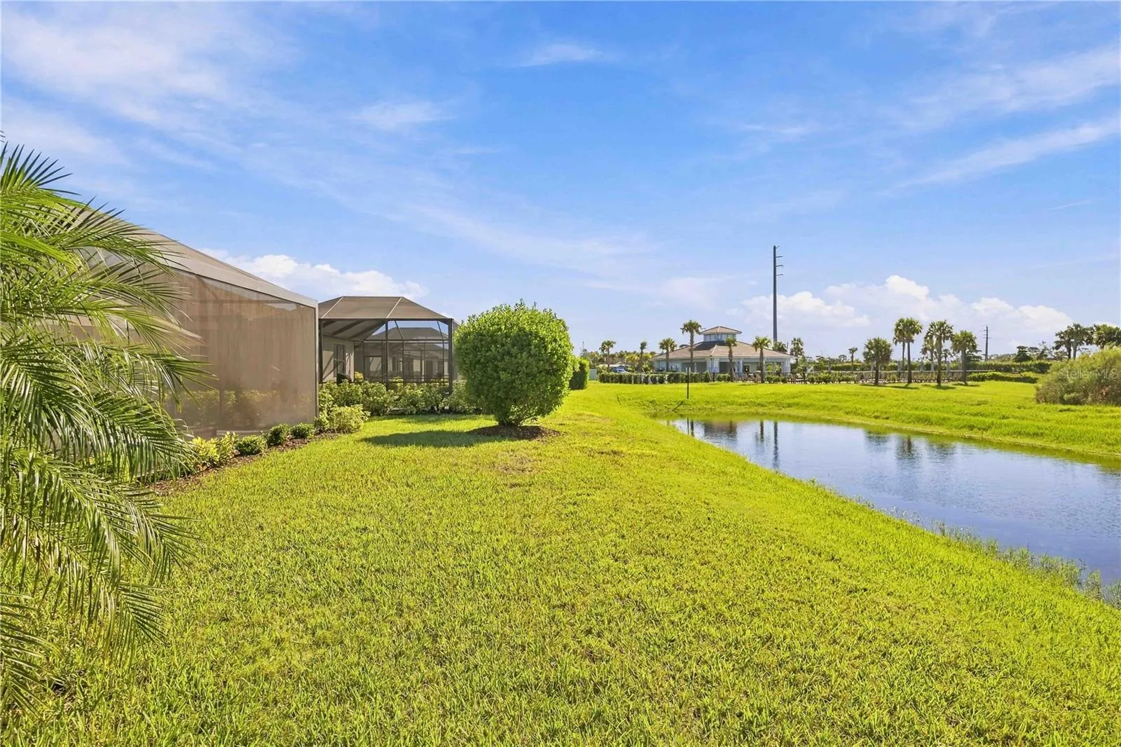 Water views and wildlife!