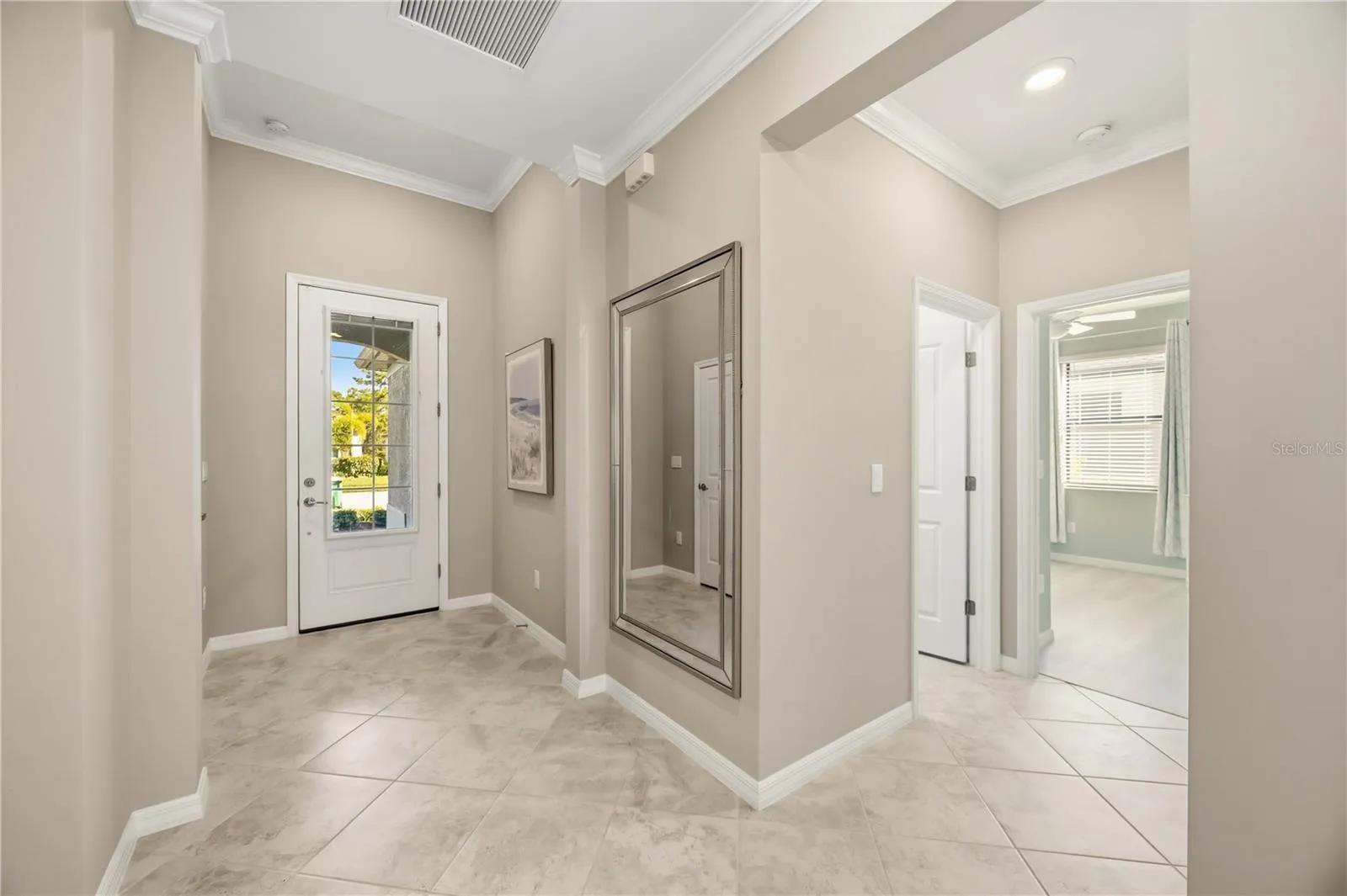 Light and bright entryway