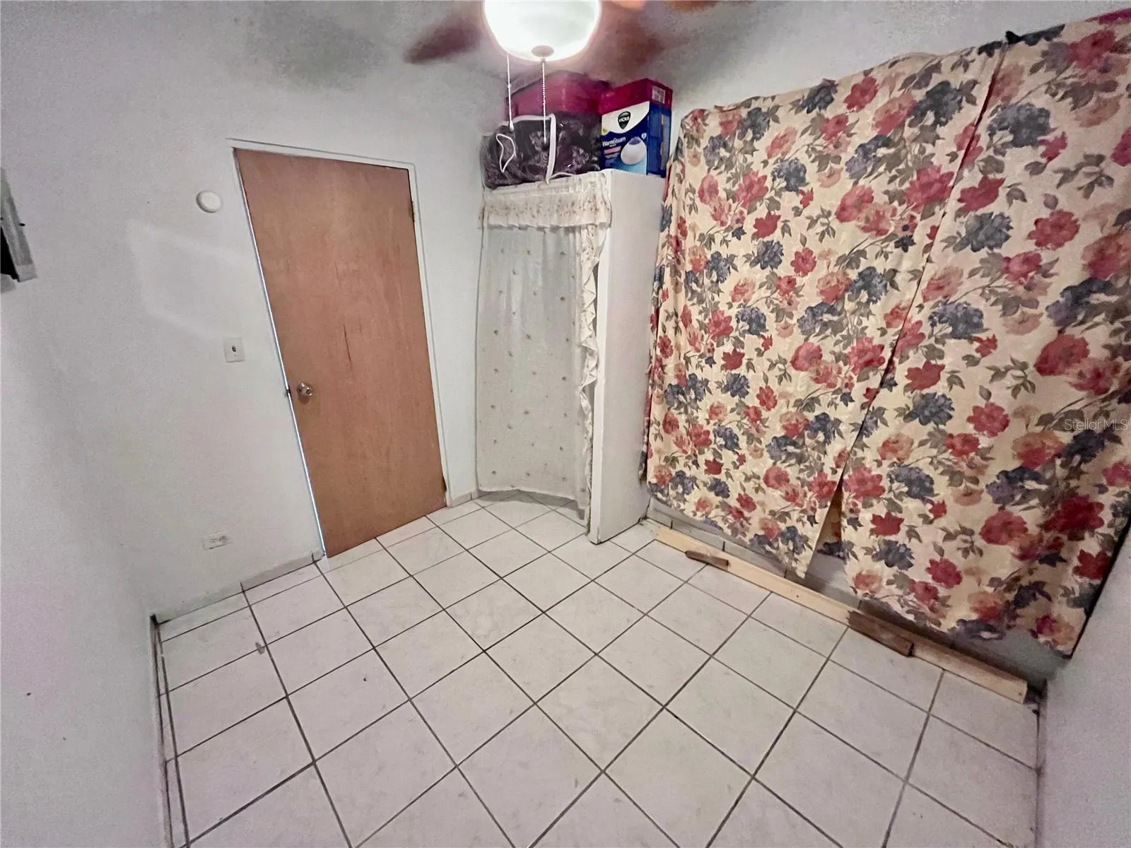 STUDIO BEDROOM