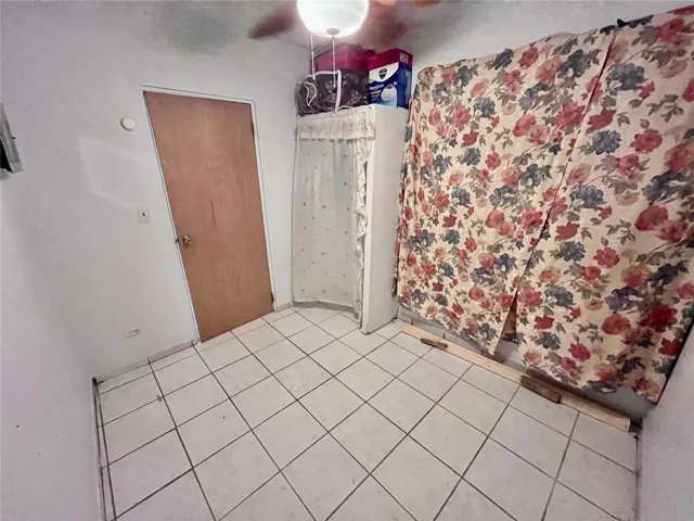 STUDIO BEDROOM