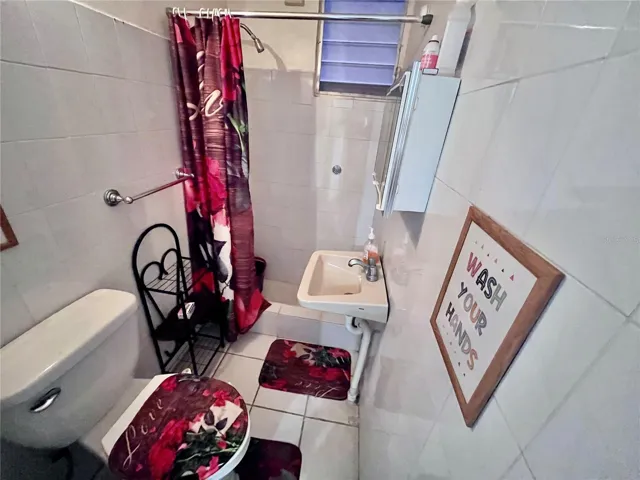 STUDIO BATHROOM