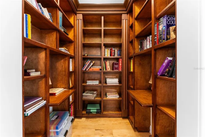 Study nook/library at top of stairs.