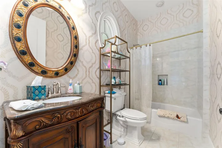 ensuite bath
