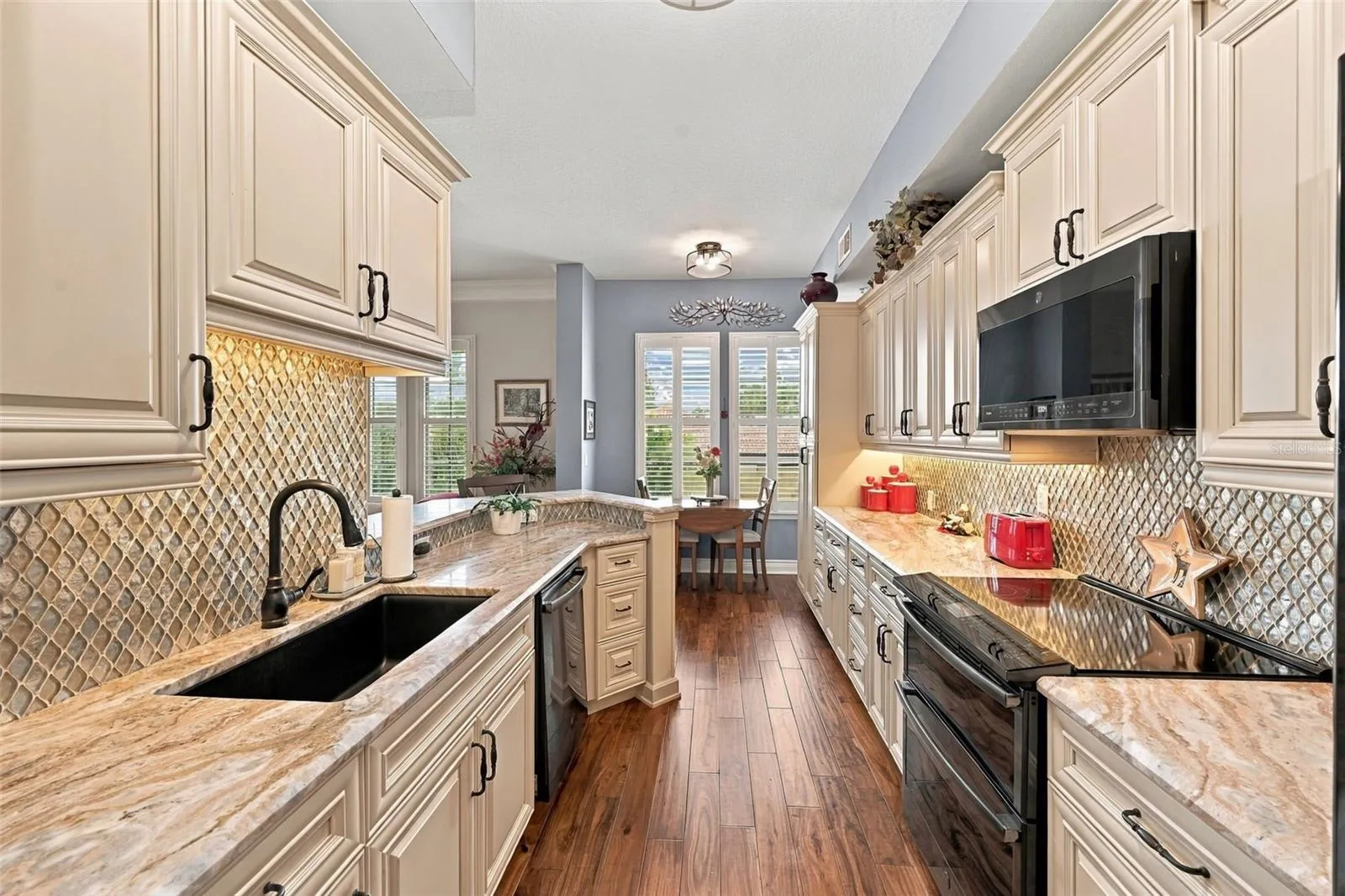 Fully Upgraded Kitchen