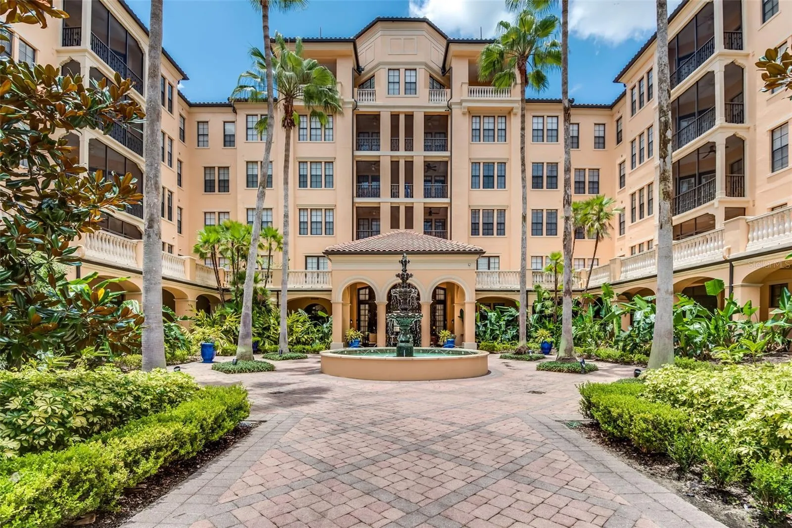 Mirasol Courtyard