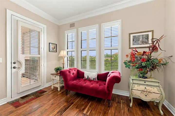 Window Seating, Beautiful Views