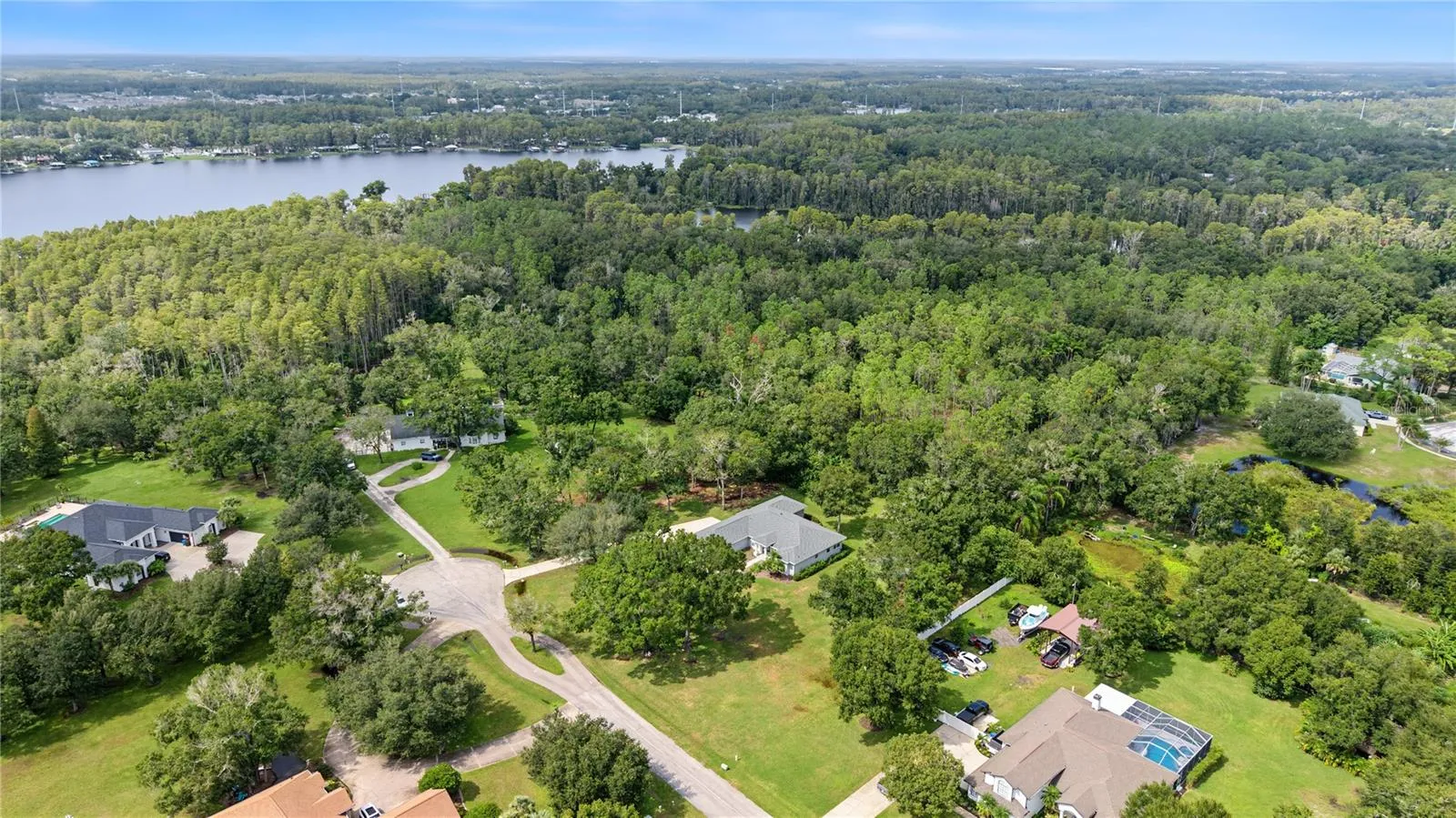 Drone overview of property in the cul de sac.