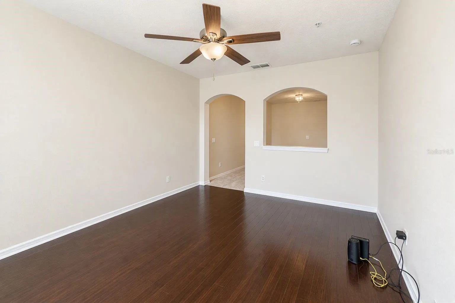 Den/Bonus Room