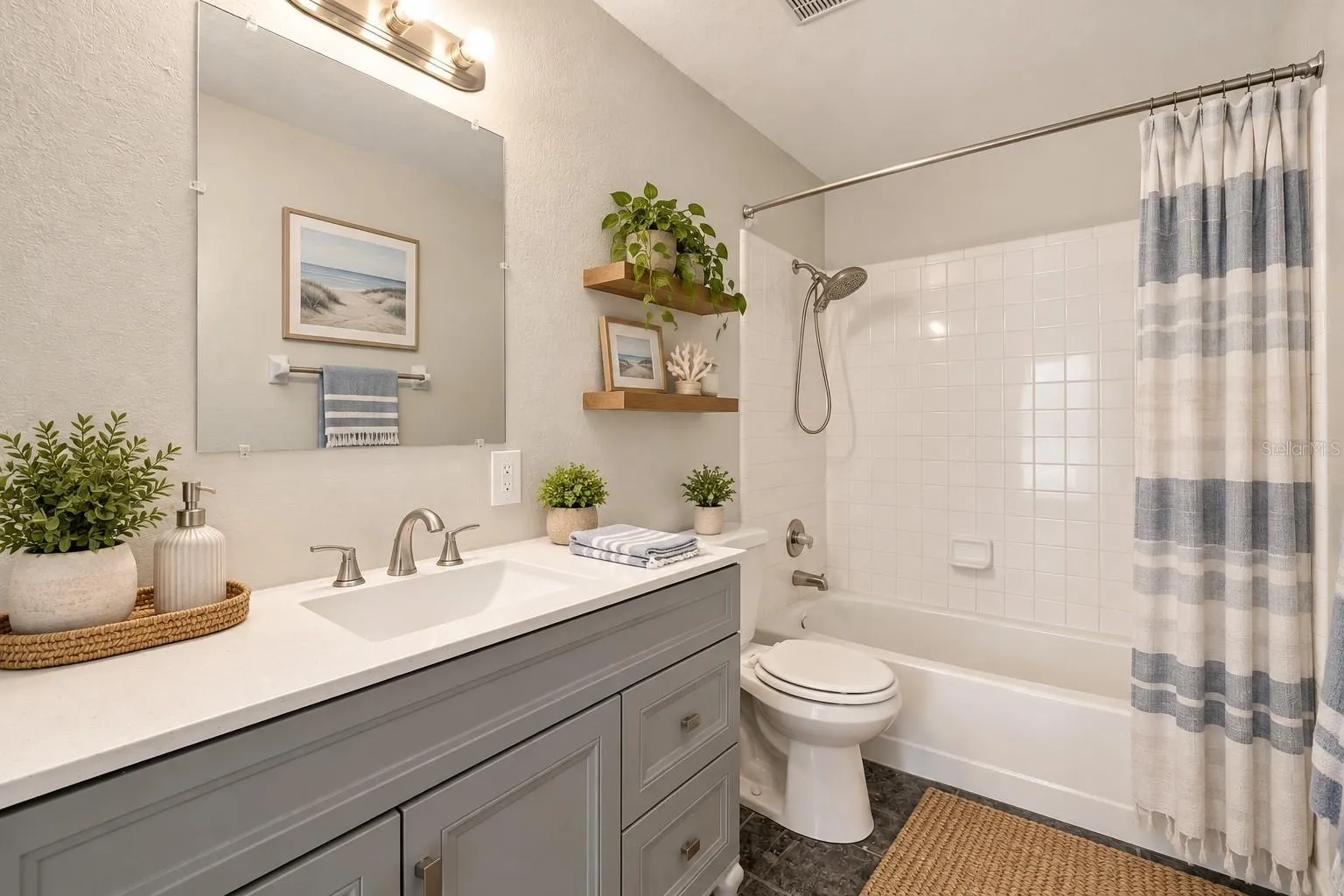 BATHROOM 2