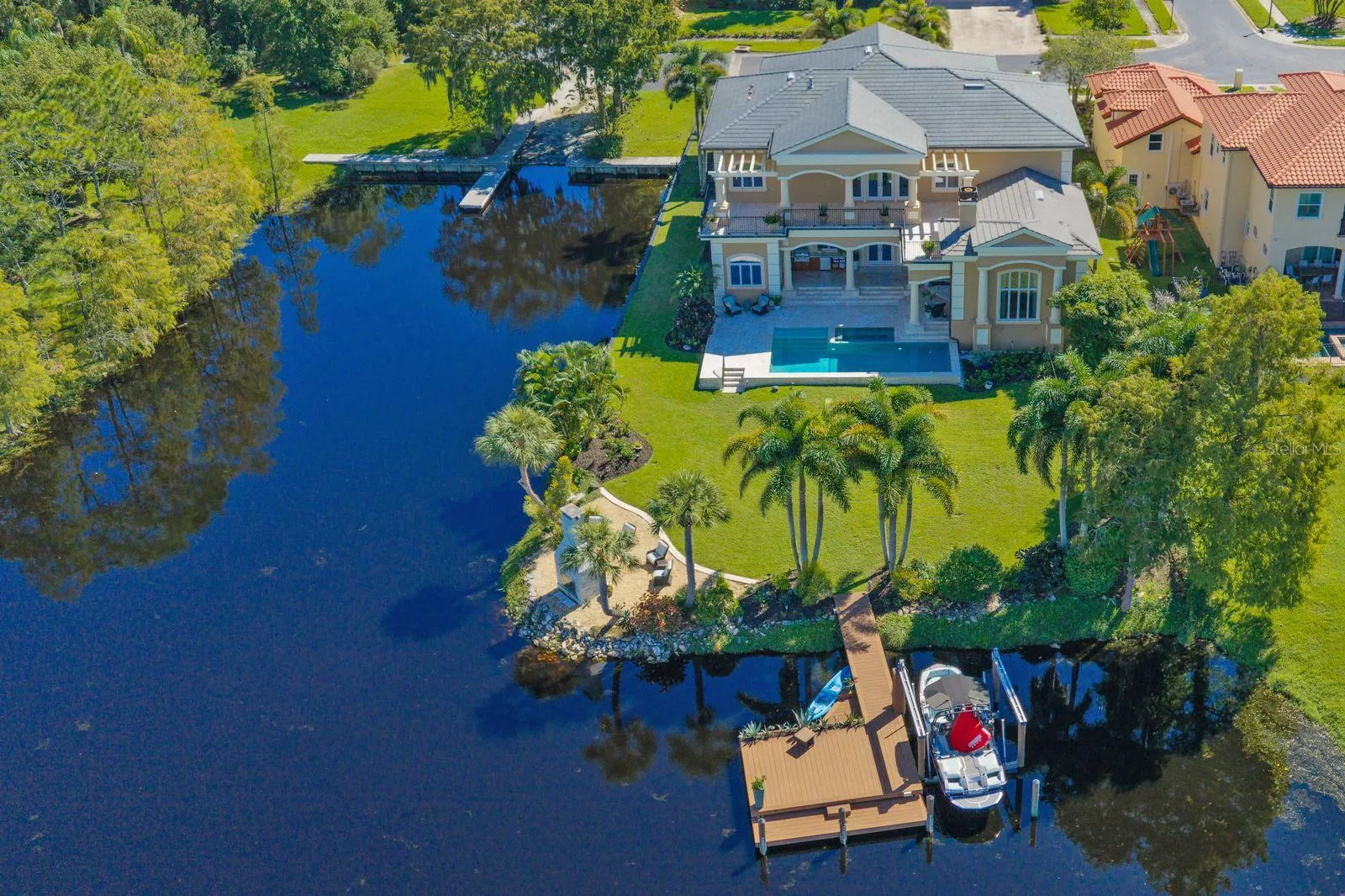 The Ultimate Lifestyle includes 2,500 Acres of Waterfront Recreation!