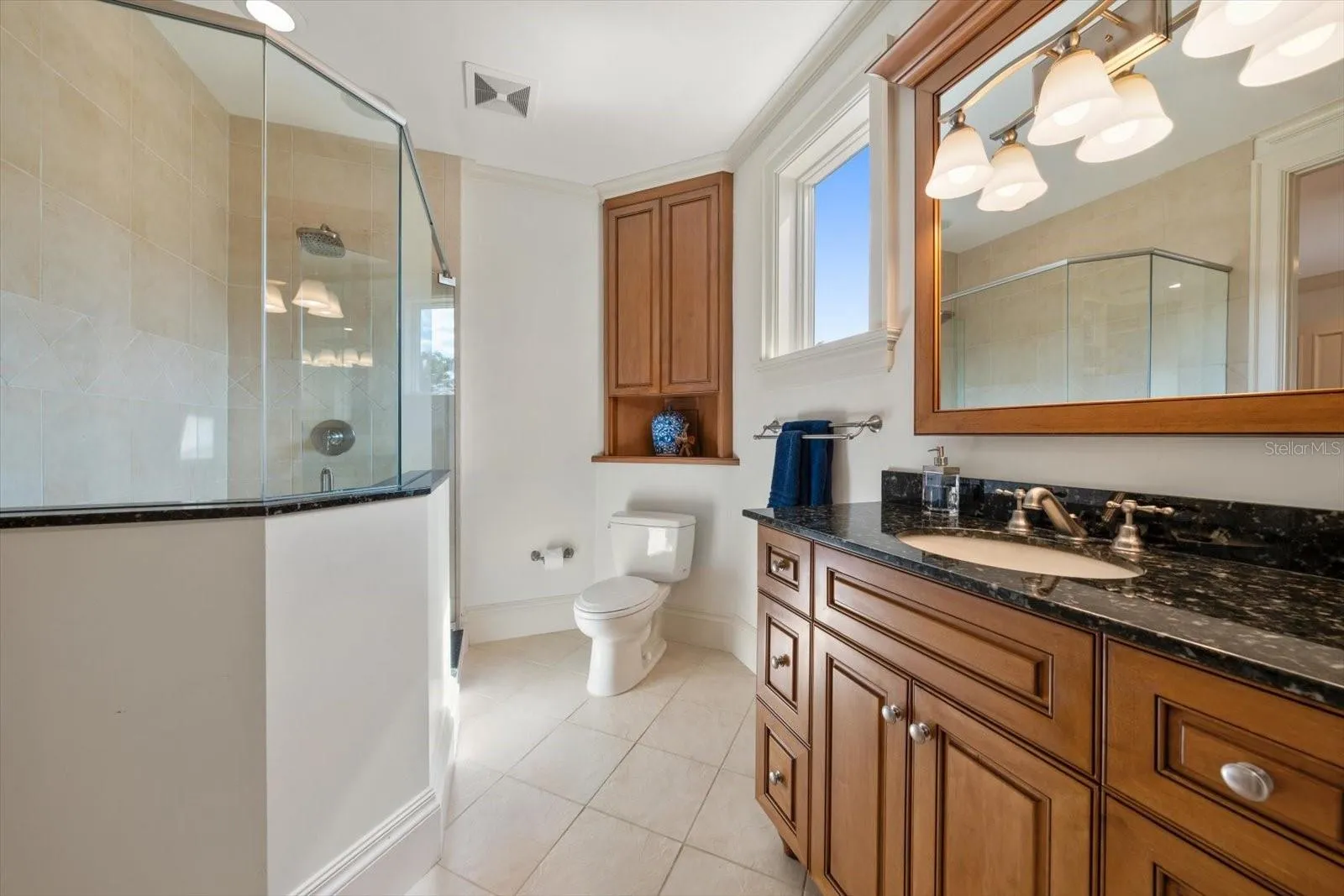 Full Bathroom connecting to Bedroom #5