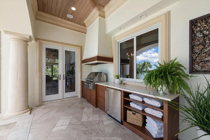 Alfresco grill, sink &amp; refrigerator
