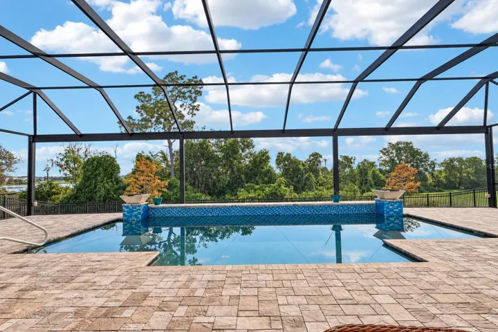 Expansive Views with Panoramic Screens