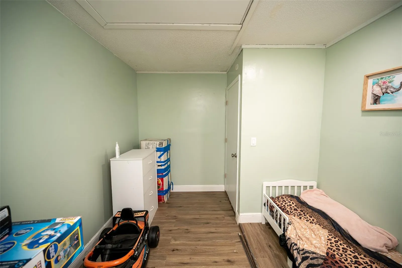 LAUNDRY  ROOM