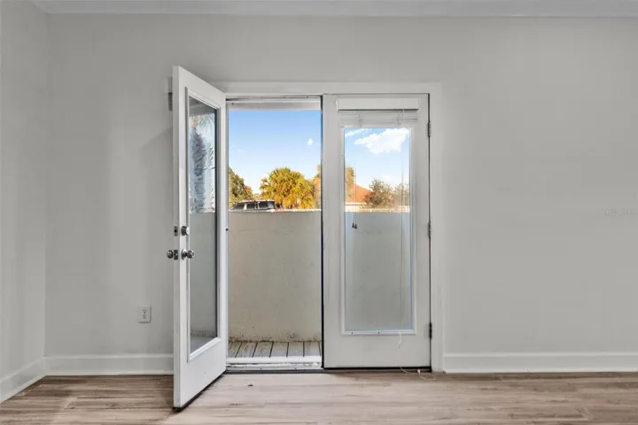 Entrance to Side balcony