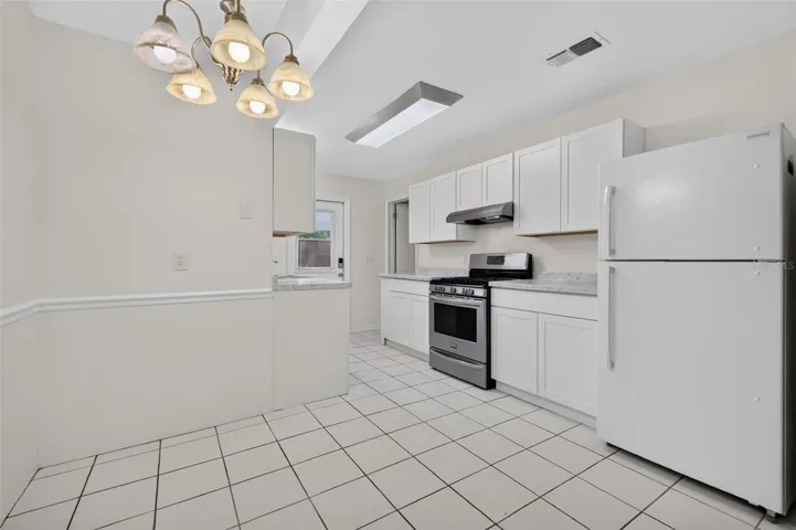 Dinette/Kitchen