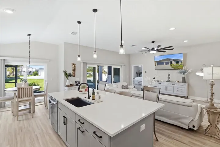 kitchen 4ft8inchesx9ft