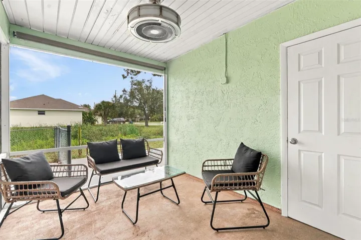 Rear Lanai