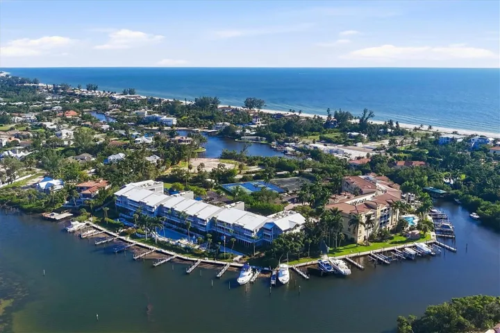 Harbour Villa Club