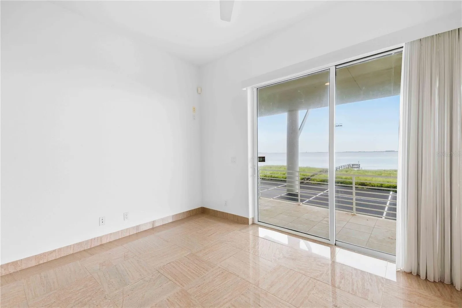 Bedroom 3 (w/ en suite)