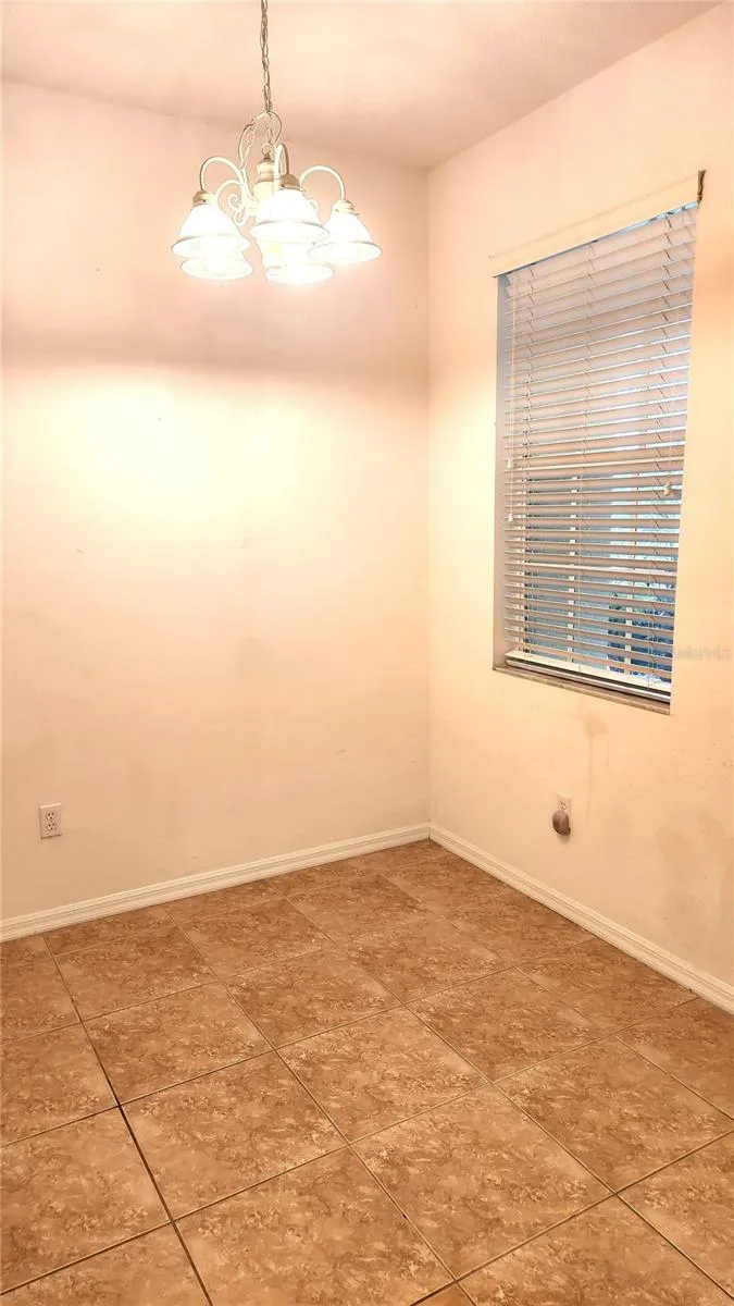 Eat in Area off the Kitchen.