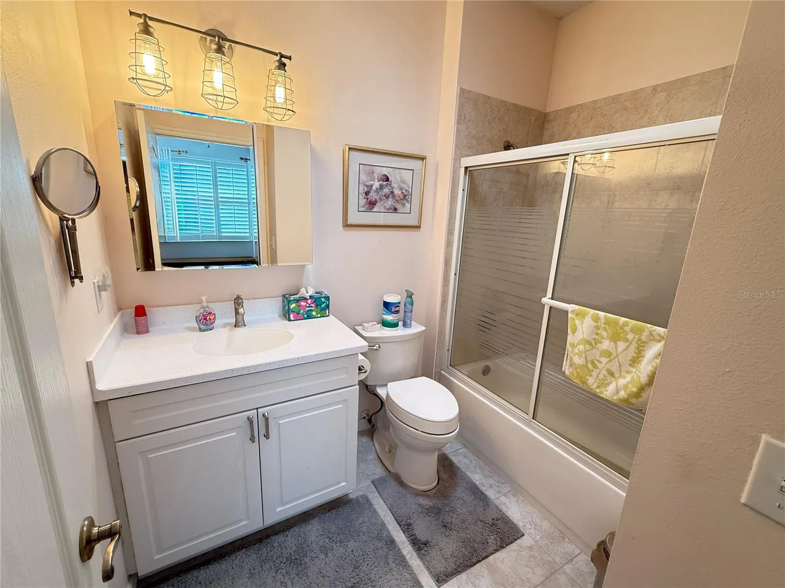 Bathroom off 2nd Bedroom