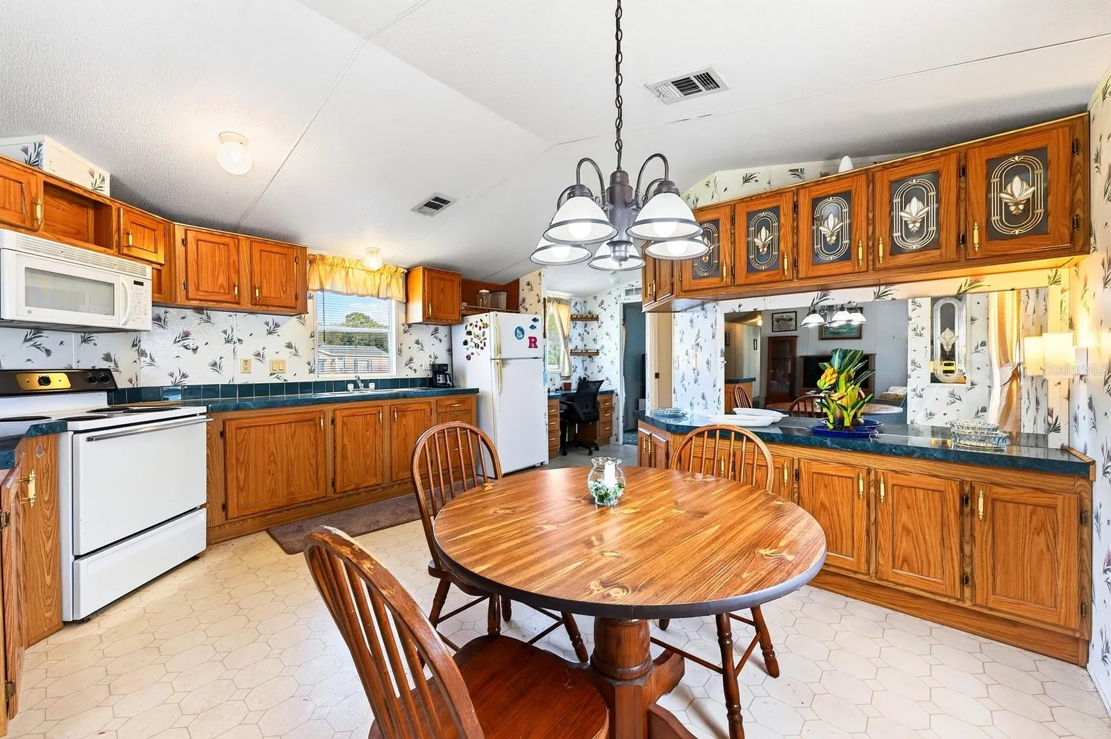 Eat-In Kitchen.