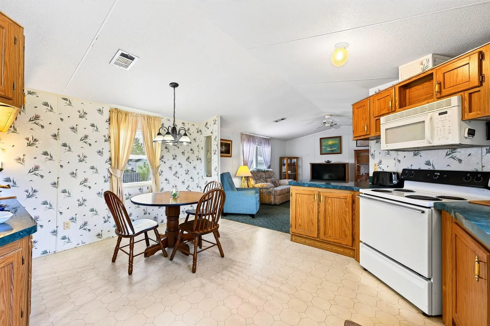 Eat-In Kitchen.