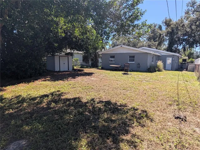 Spacious back yard