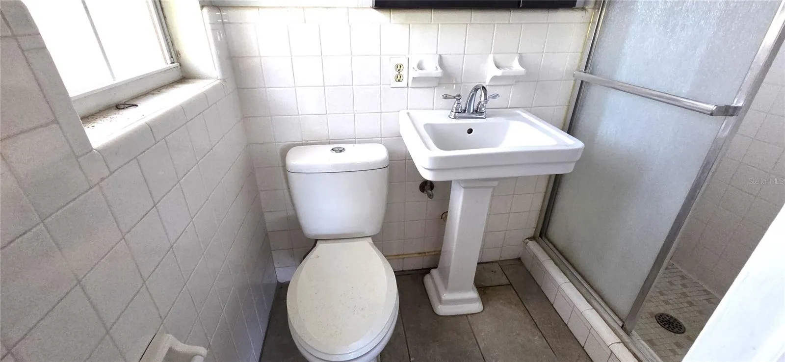Primary En-Suite Bathroom