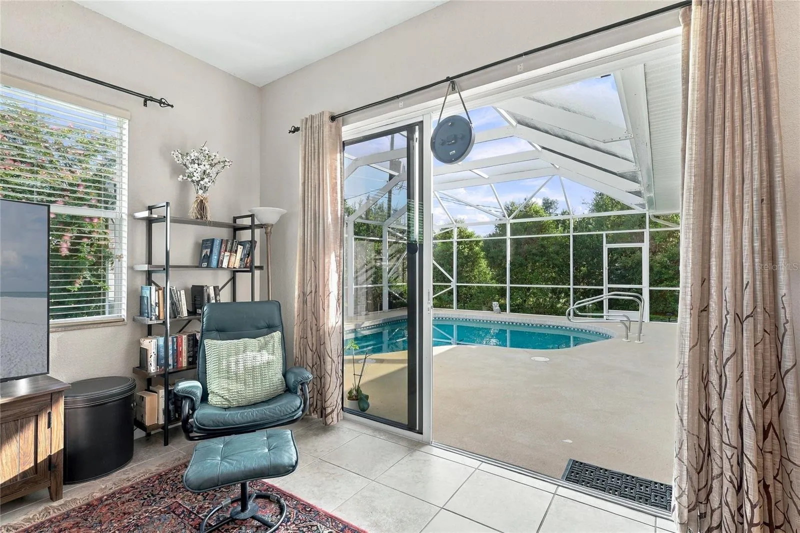 Family Room access to lanai