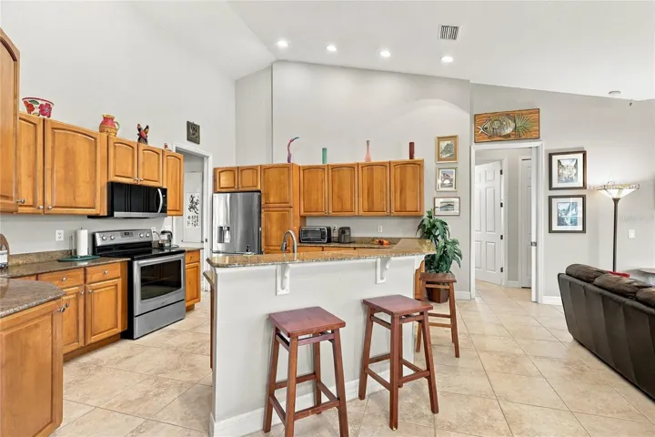 eating kitchen