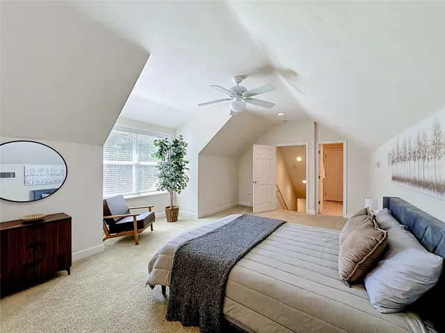 5th bedroom - Upstairs