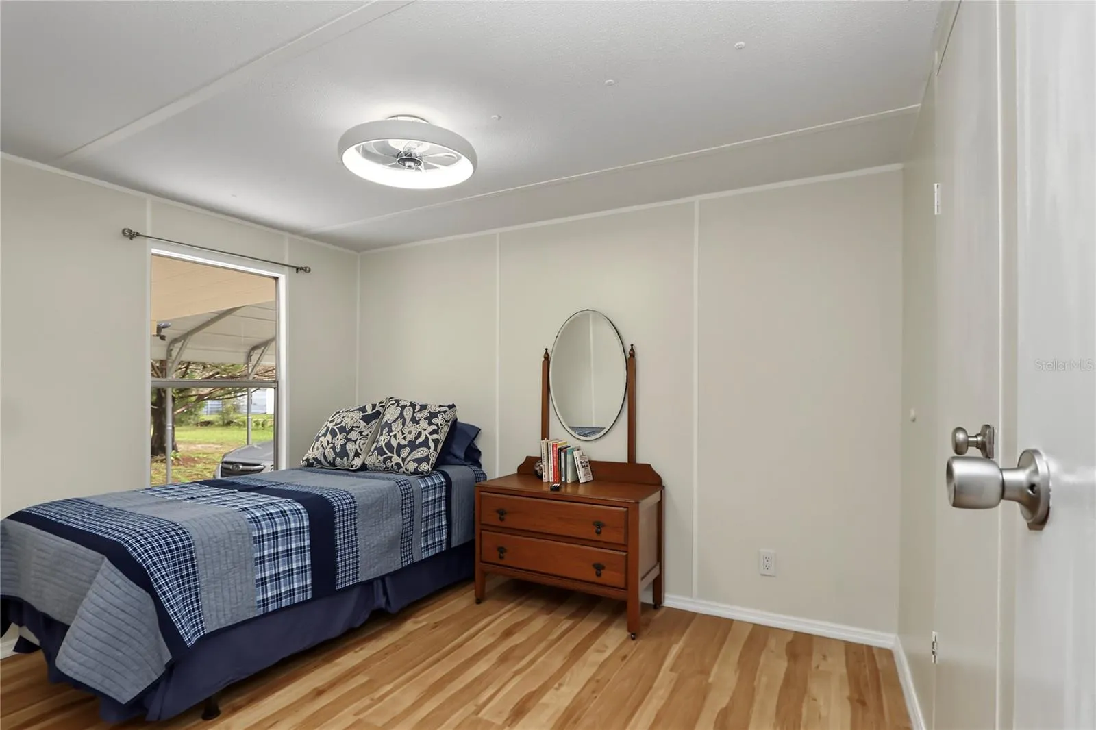 Back bedroom