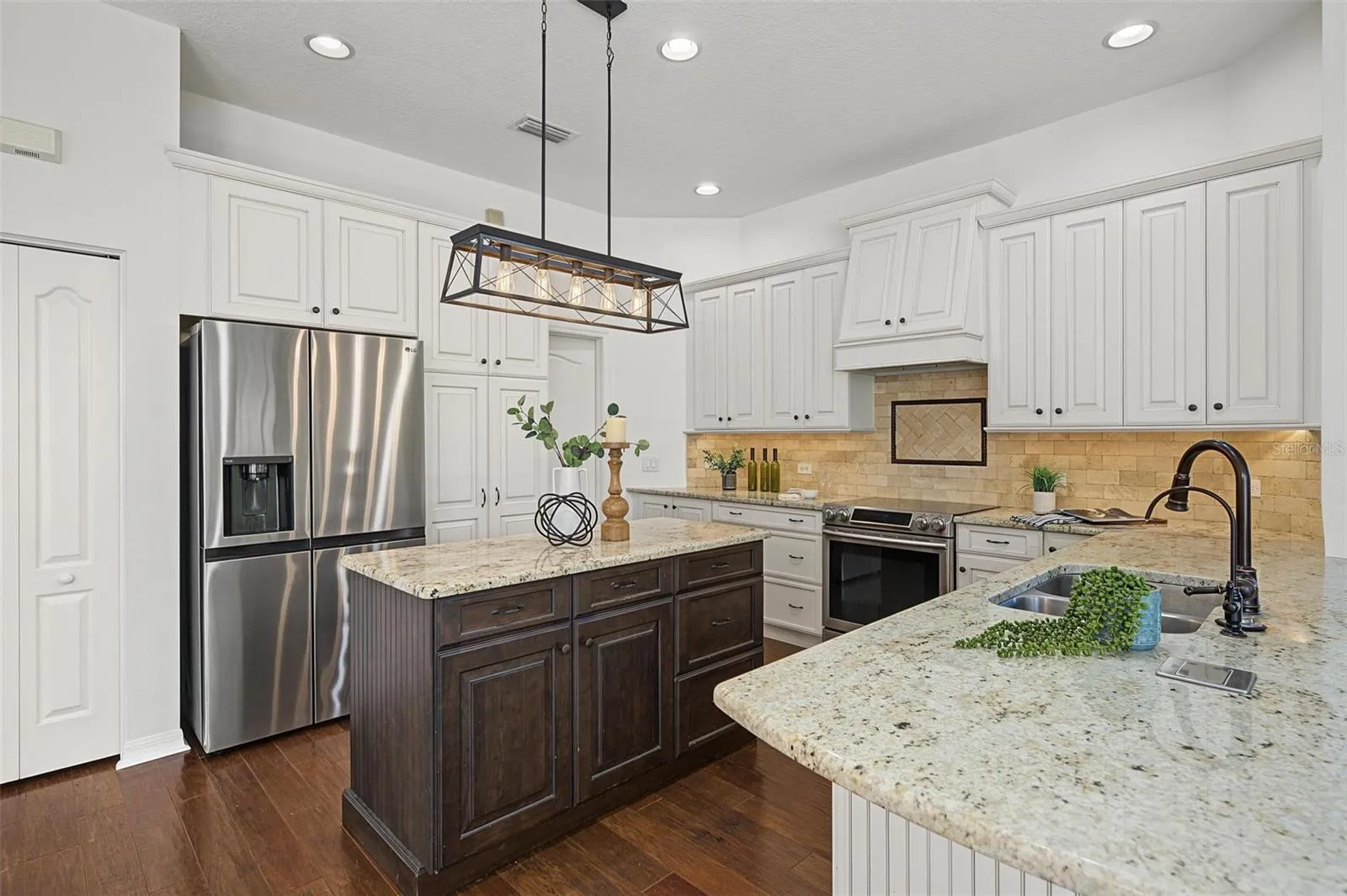 gorgeous modern kitchen
